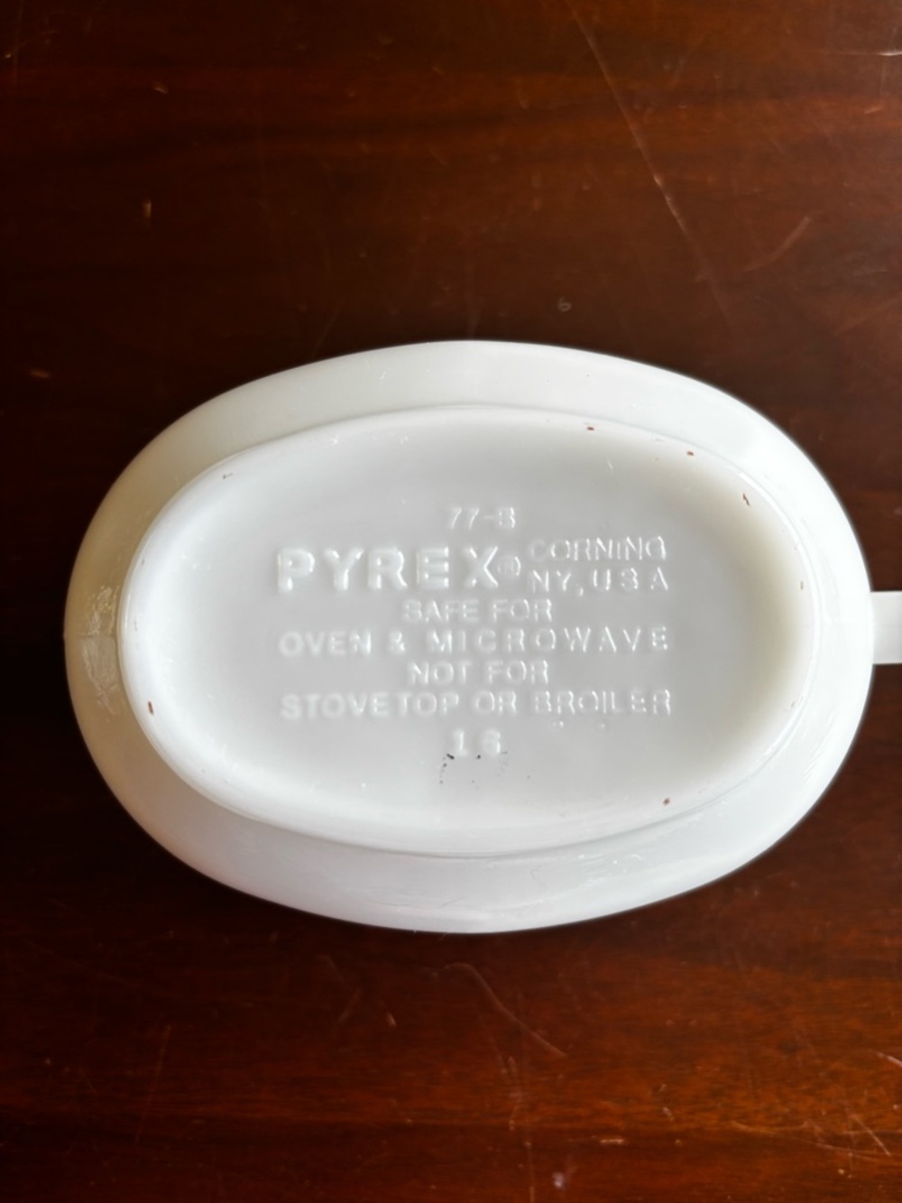 Vintage Pyrex Butterfly Gold Gravy Boat & Dish - Picture 2 of 9